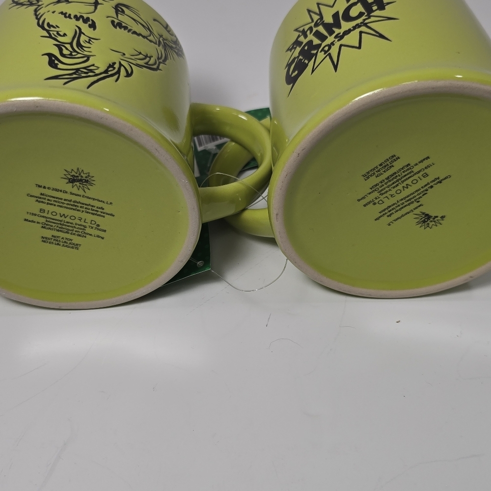 Dr Seuss Grinch Bioworld 2 Mug Set 16oz Green NWT - Picture 4 of 4